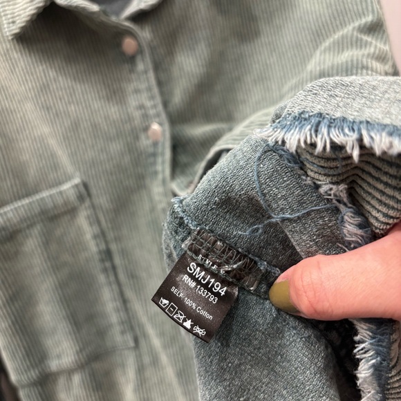 Stylish Fall Sage Green Corduroy Button-Up Jacket/Shaket/Flannel - Picture 10 of 16